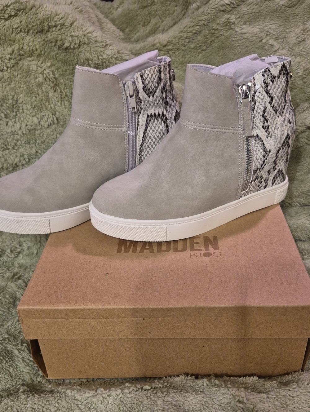 Steve Madden Kids Light Gray Snake-Print Wedge Ankle Booties